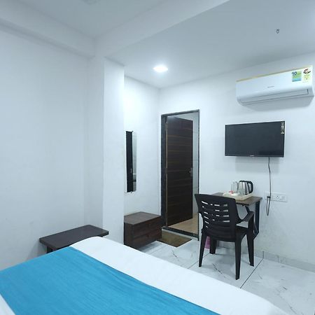 Hotel Season Ахмедабад Екстериор снимка